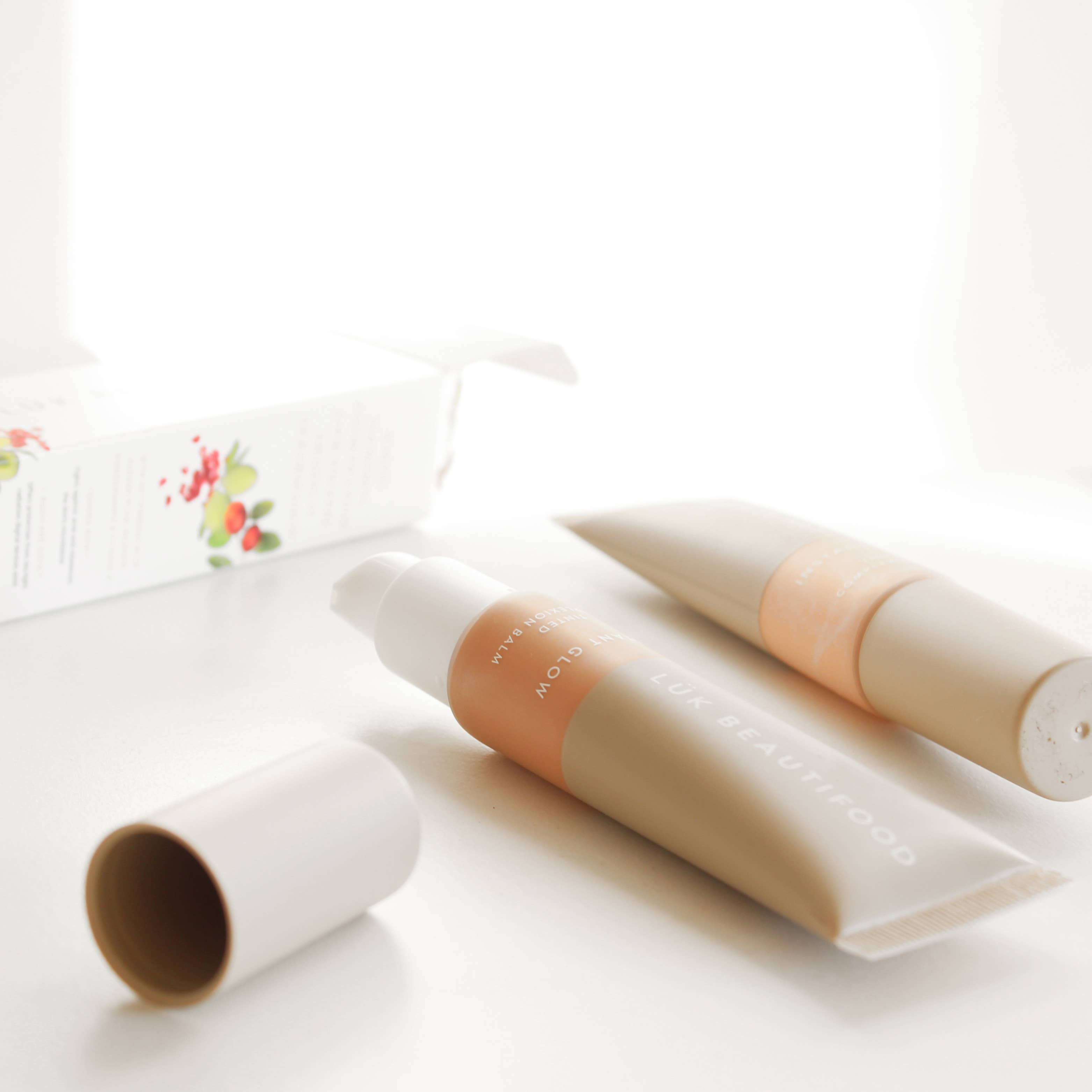 Luk Beautifood - Glow Skin Tint