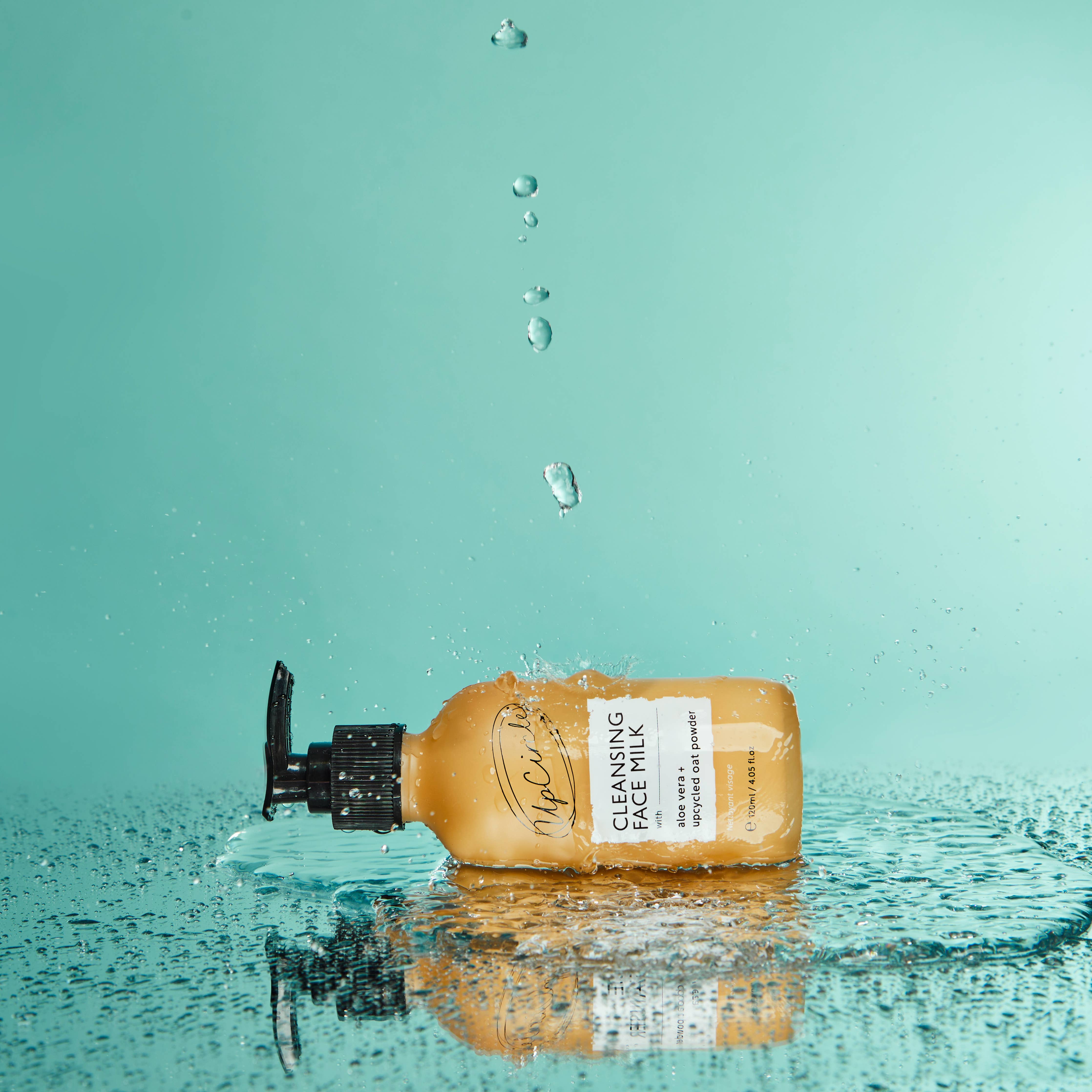 UpCircle USA - Eco Cleansing Face Milk with Aloe Vera + upcycled Oat Powder