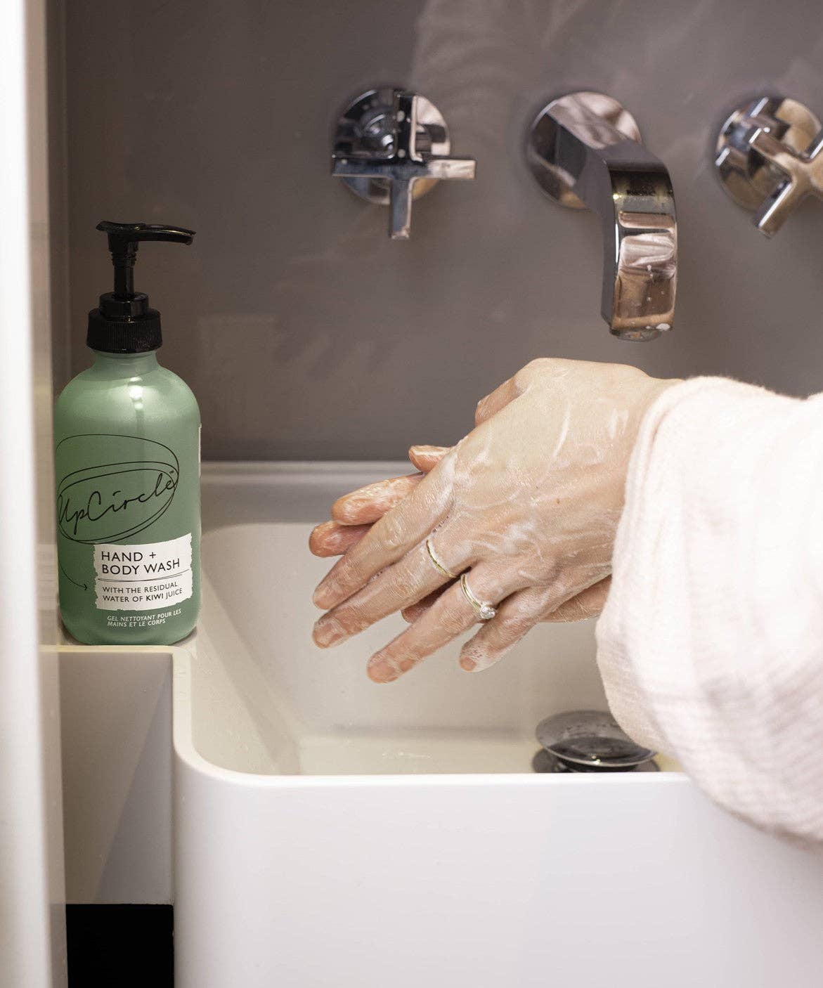 UpCircle USA - Natural Summer Vegan Soap - Hand + Body Wash with Kiwi Water